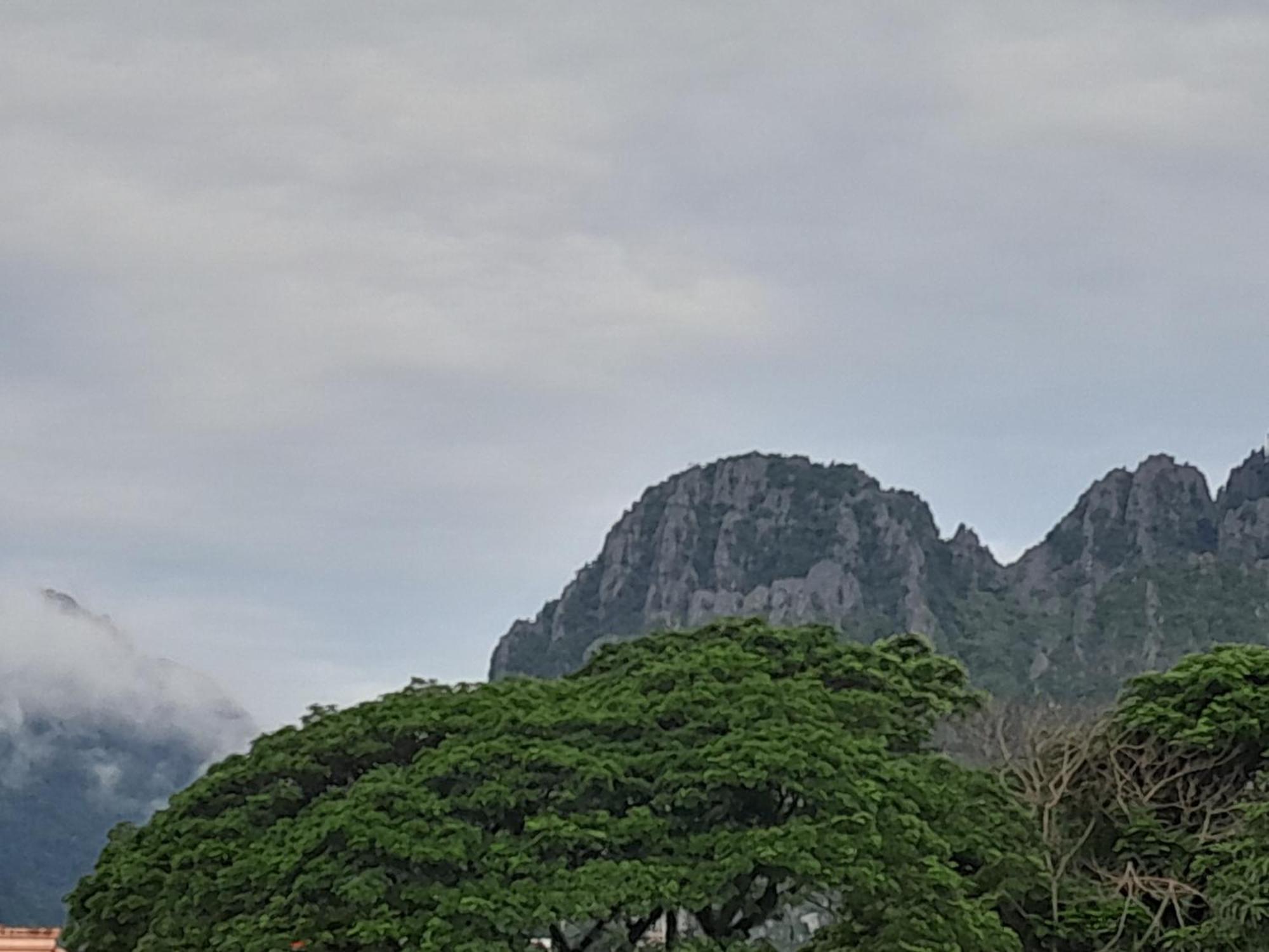 Vang Vieng Chanthala Hotel 1 Екстериор снимка