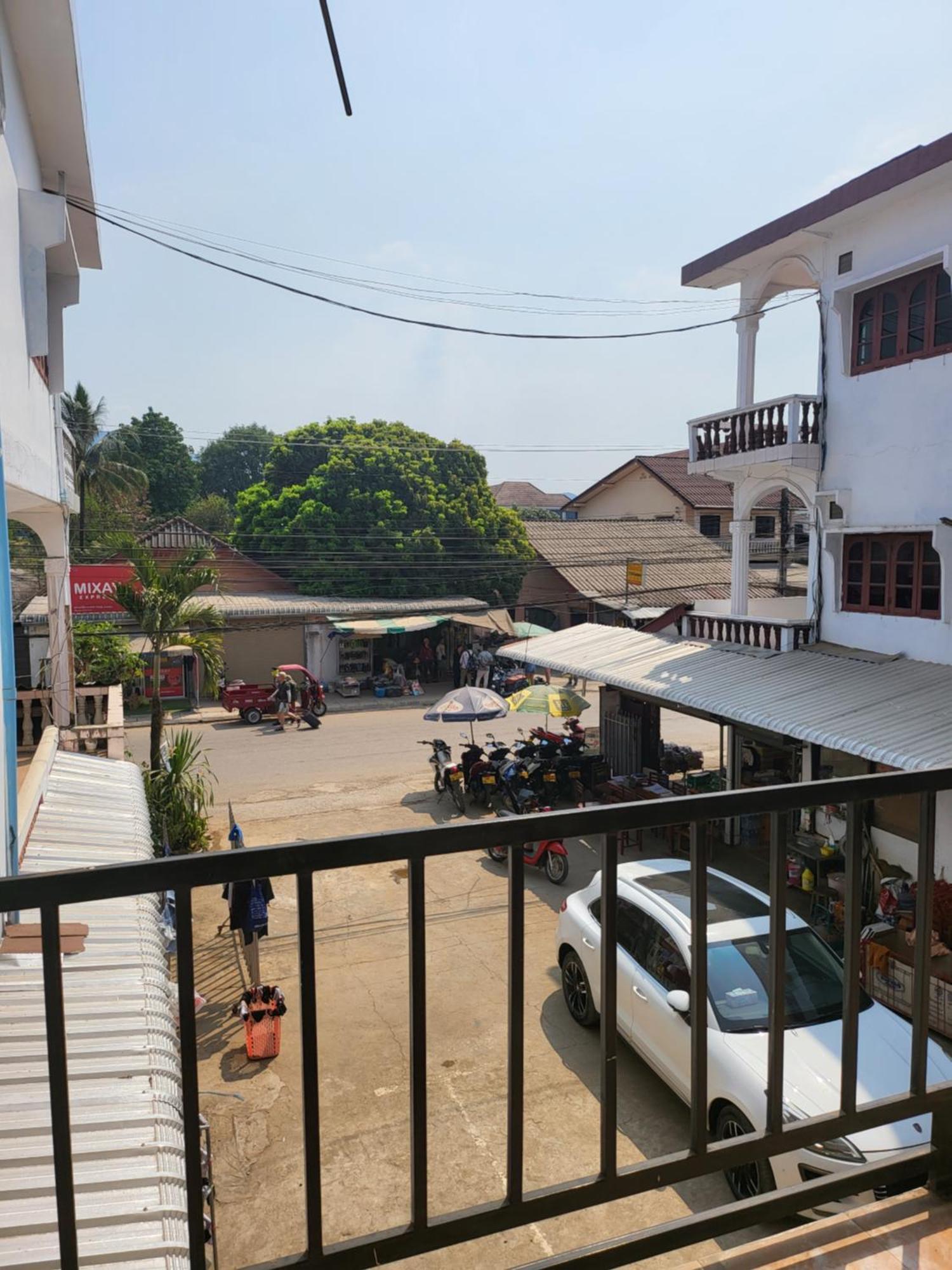 Vang Vieng Chanthala Hotel 1 Екстериор снимка